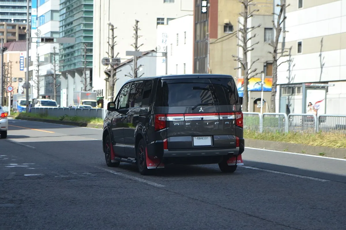 Mitsubishi Delica D:5 2025 - Image 10
