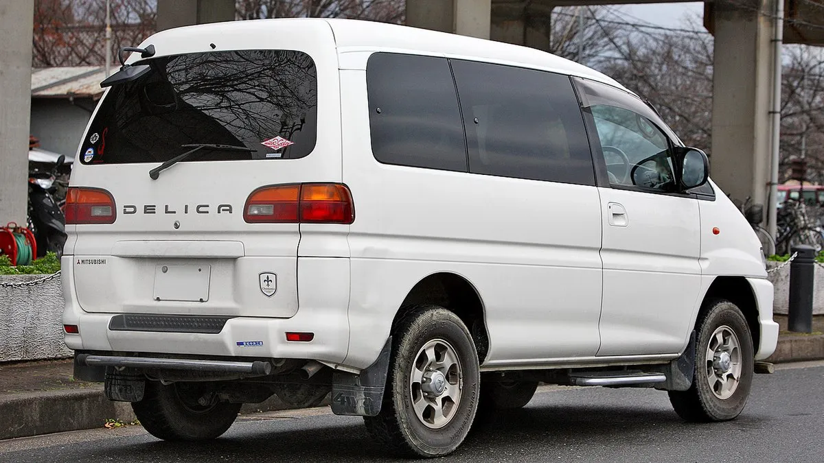 Mitsubishi Delica Space Gear 2025 - Image 3