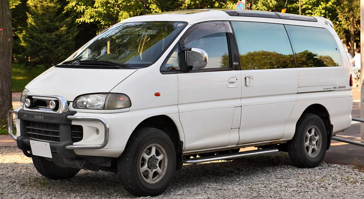 Mitsubishi Delica Space Gear 2025 - Image 5