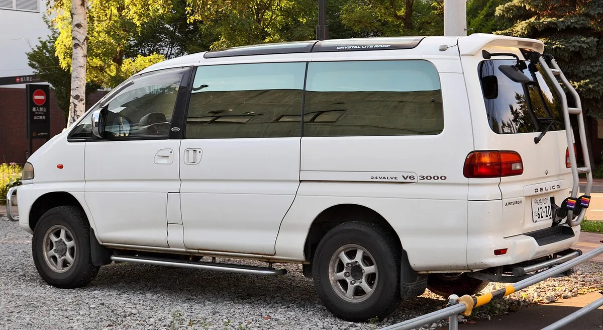 Mitsubishi Delica Space Gear 2025 - Image 6