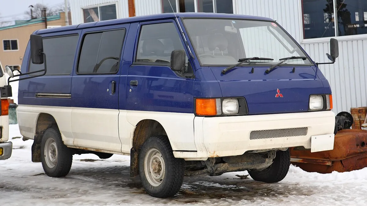 Mitsubishi Delica Van 2025 - Image 2