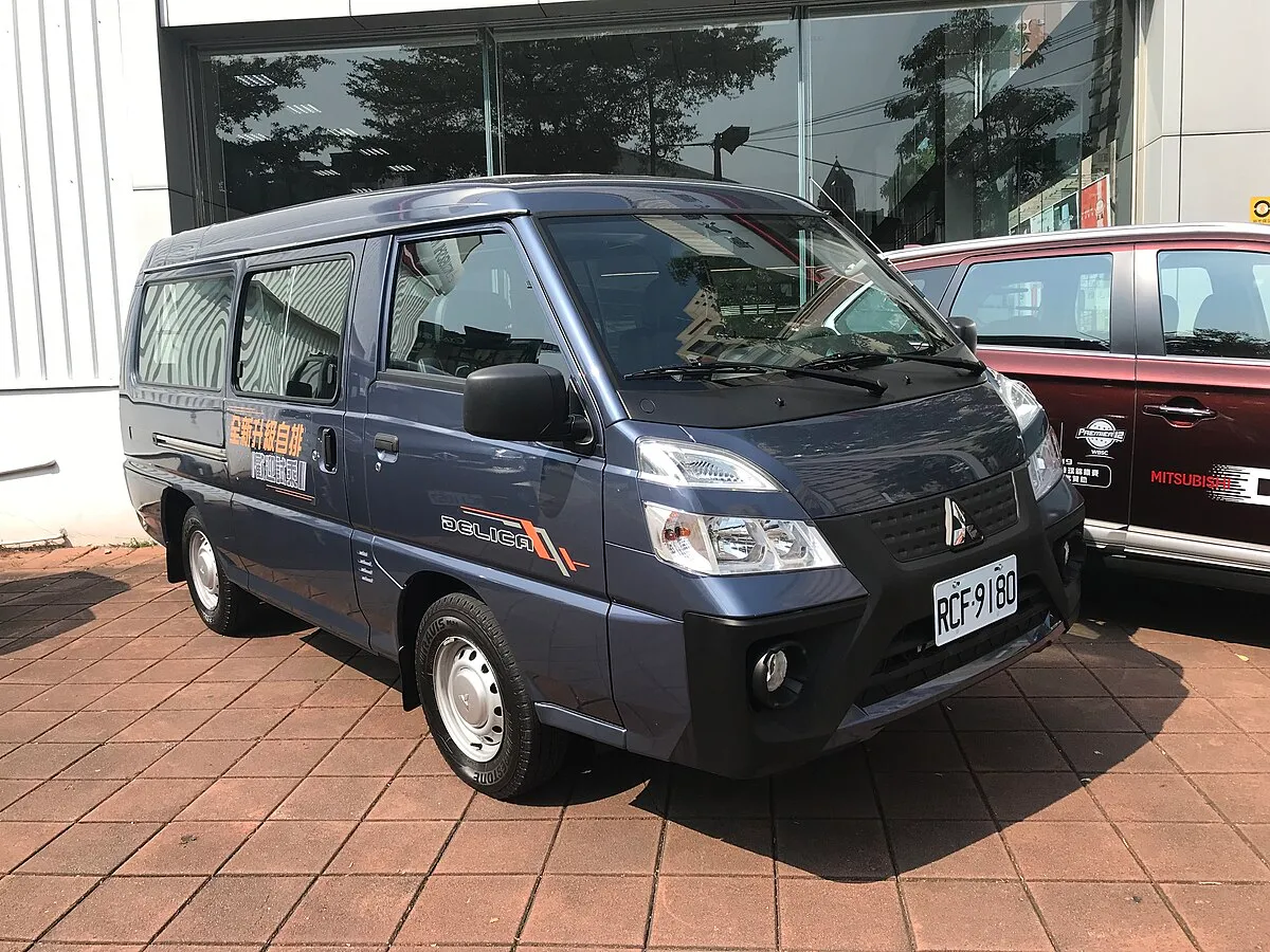 Mitsubishi Delica Van 2025 - Image 5