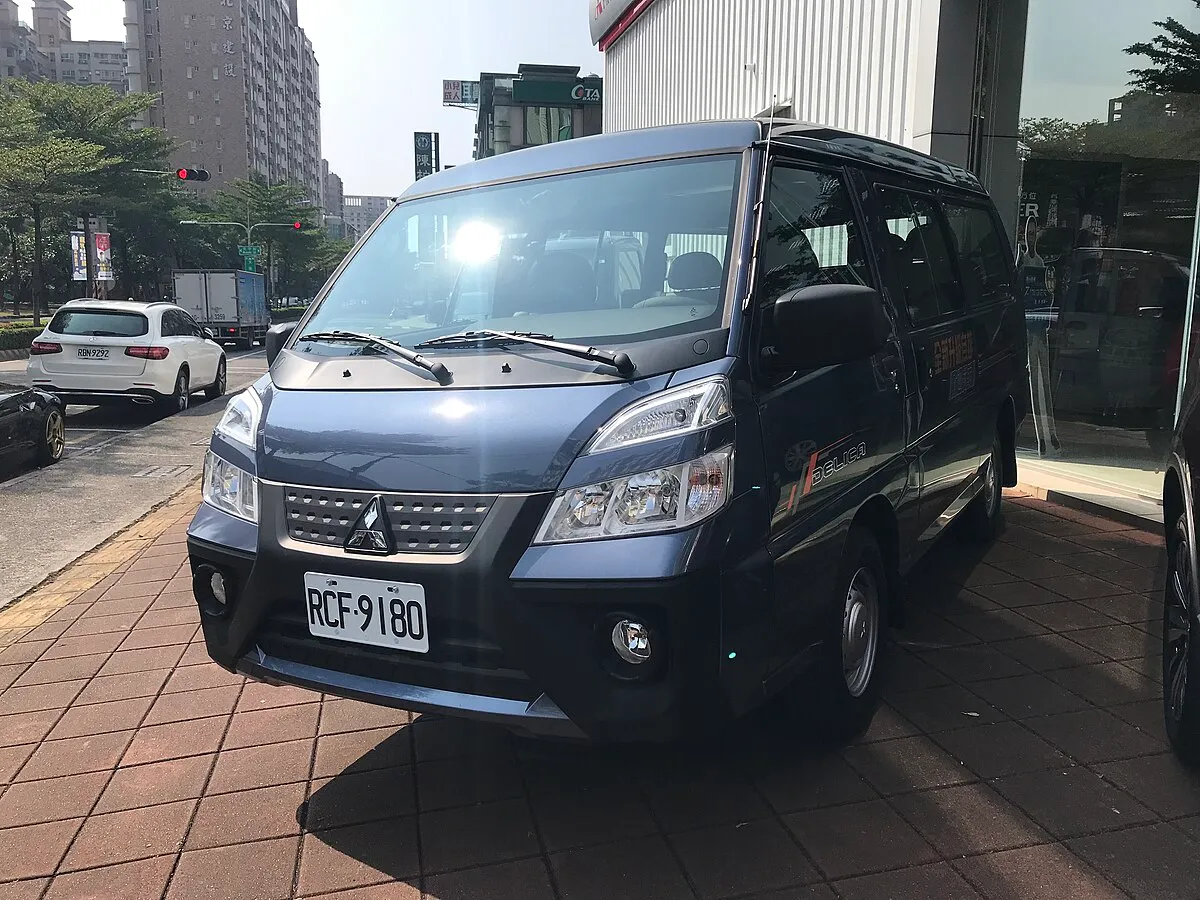 Mitsubishi Delica Van 2025 - Image 6