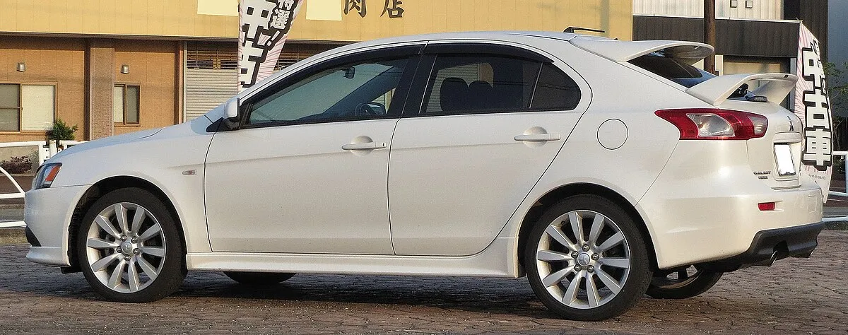 Mitsubishi Galant Fortis 2025 - Image 2