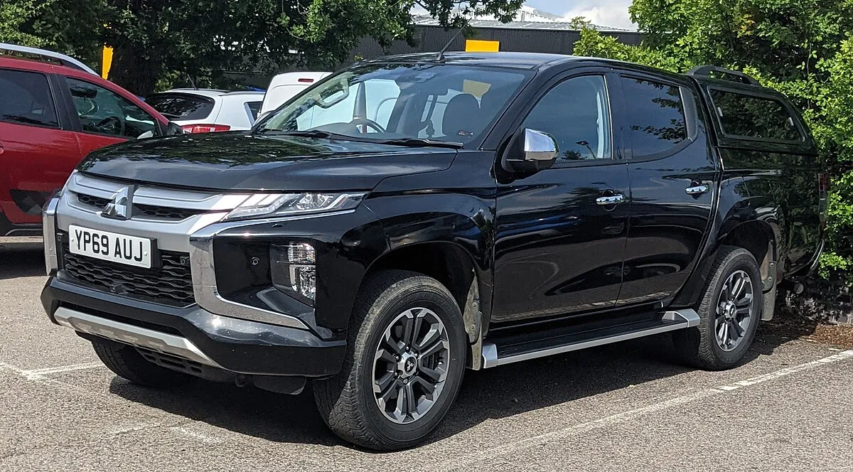 Mitsubishi L200 Barbarian X 2025 - Image 2