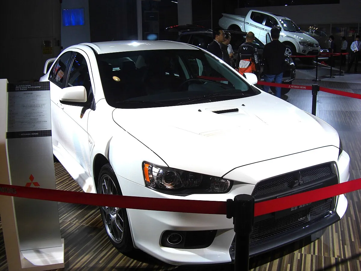 Mitsubishi Lancer Evolution X 2025 - Image 3
