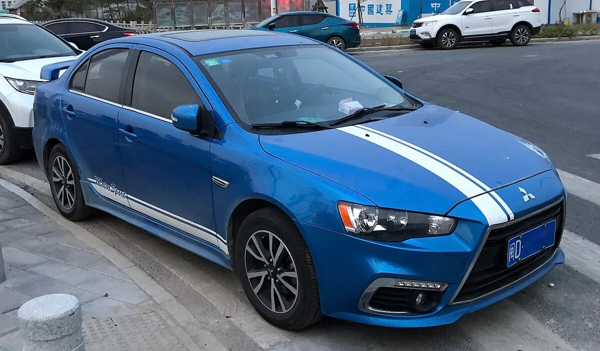 Mitsubishi Lancer EX 2025 - Image 2