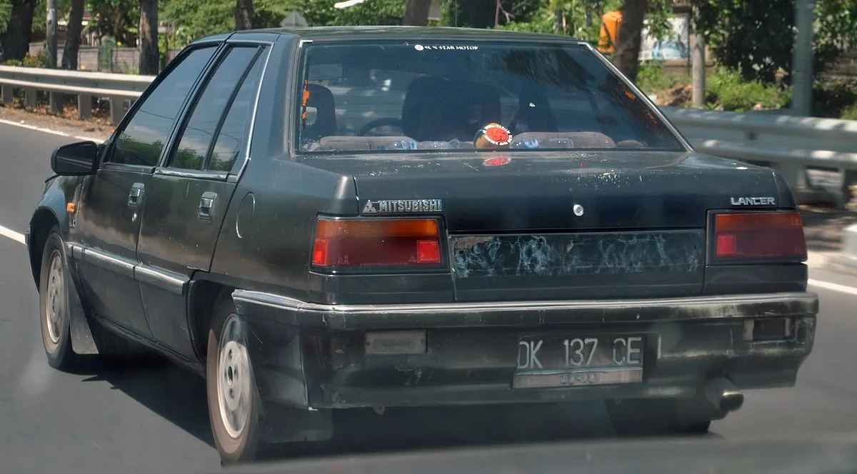 Mitsubishi Lancer GLX 2025 - Image 2