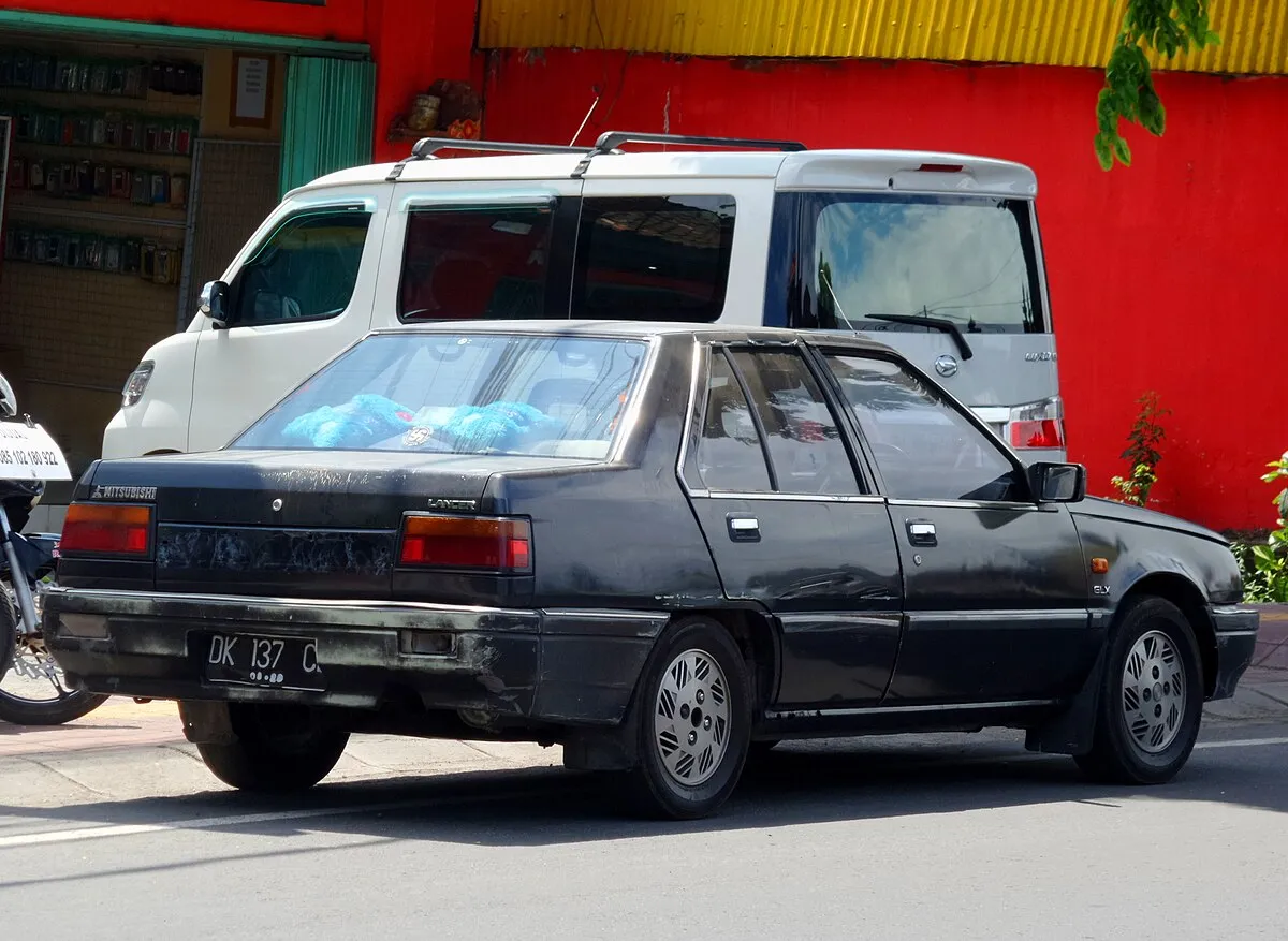 Mitsubishi Lancer GLX 2025 - Image 8