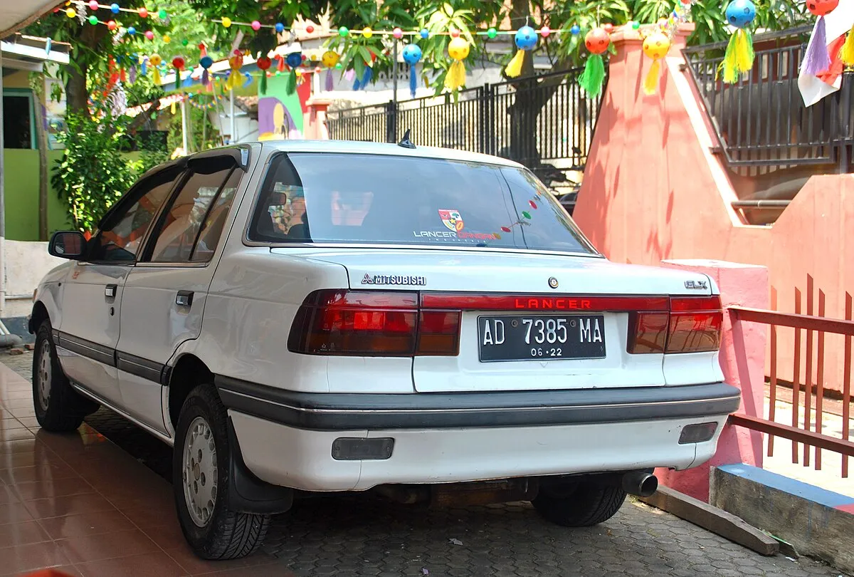 Mitsubishi Lancer GLX 2025 - Image 9