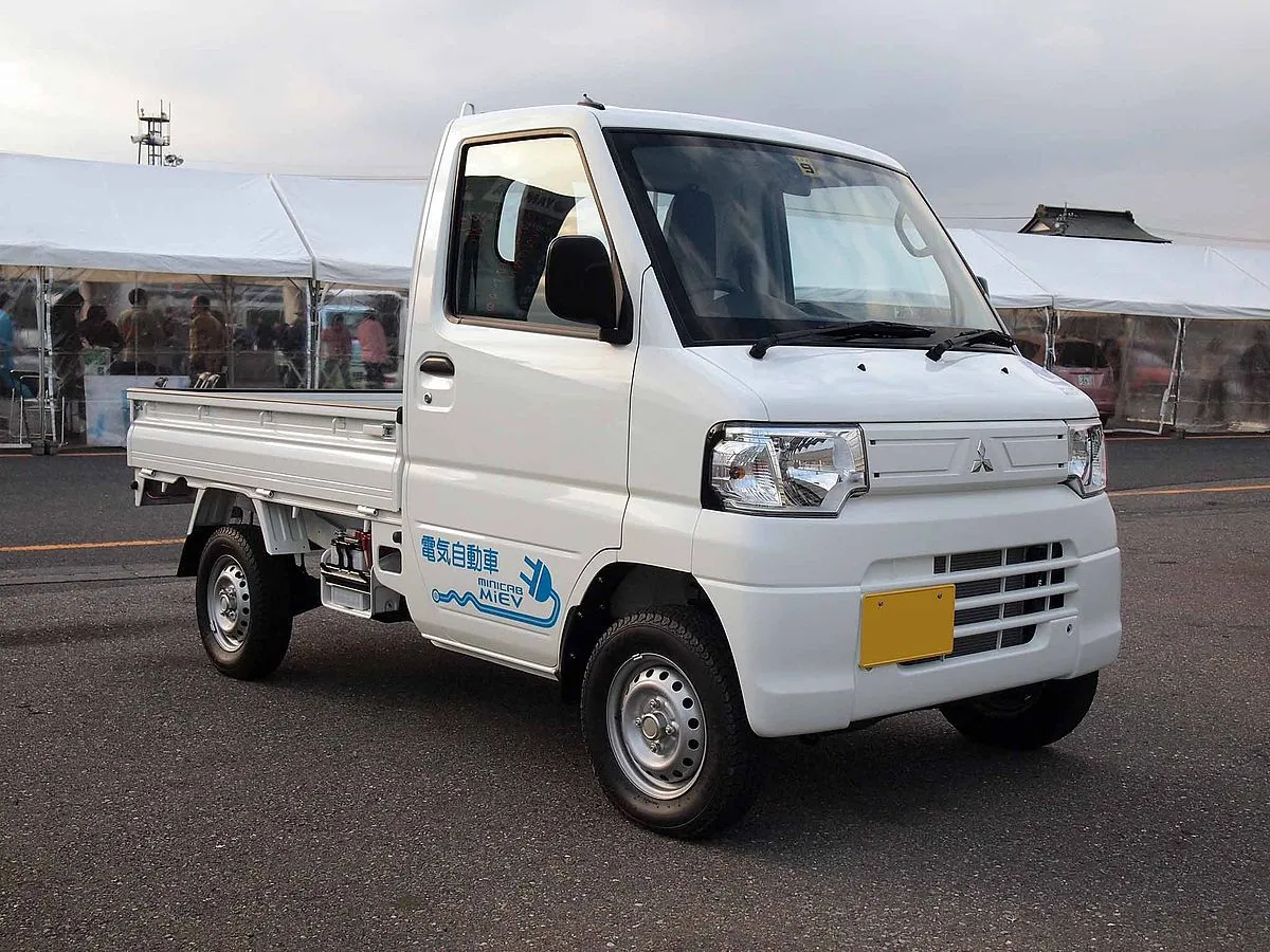 Mitsubishi Minicab MiEV 2025 - Image 7