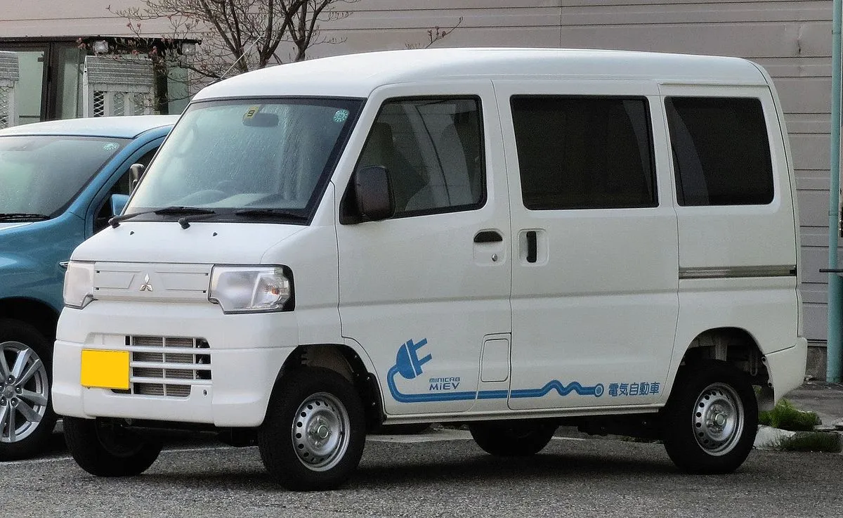 Mitsubishi Minicab MiEV 2025 - Image 8