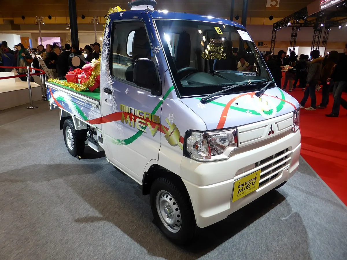 Mitsubishi Minicab MiEV 2025 - Image 10