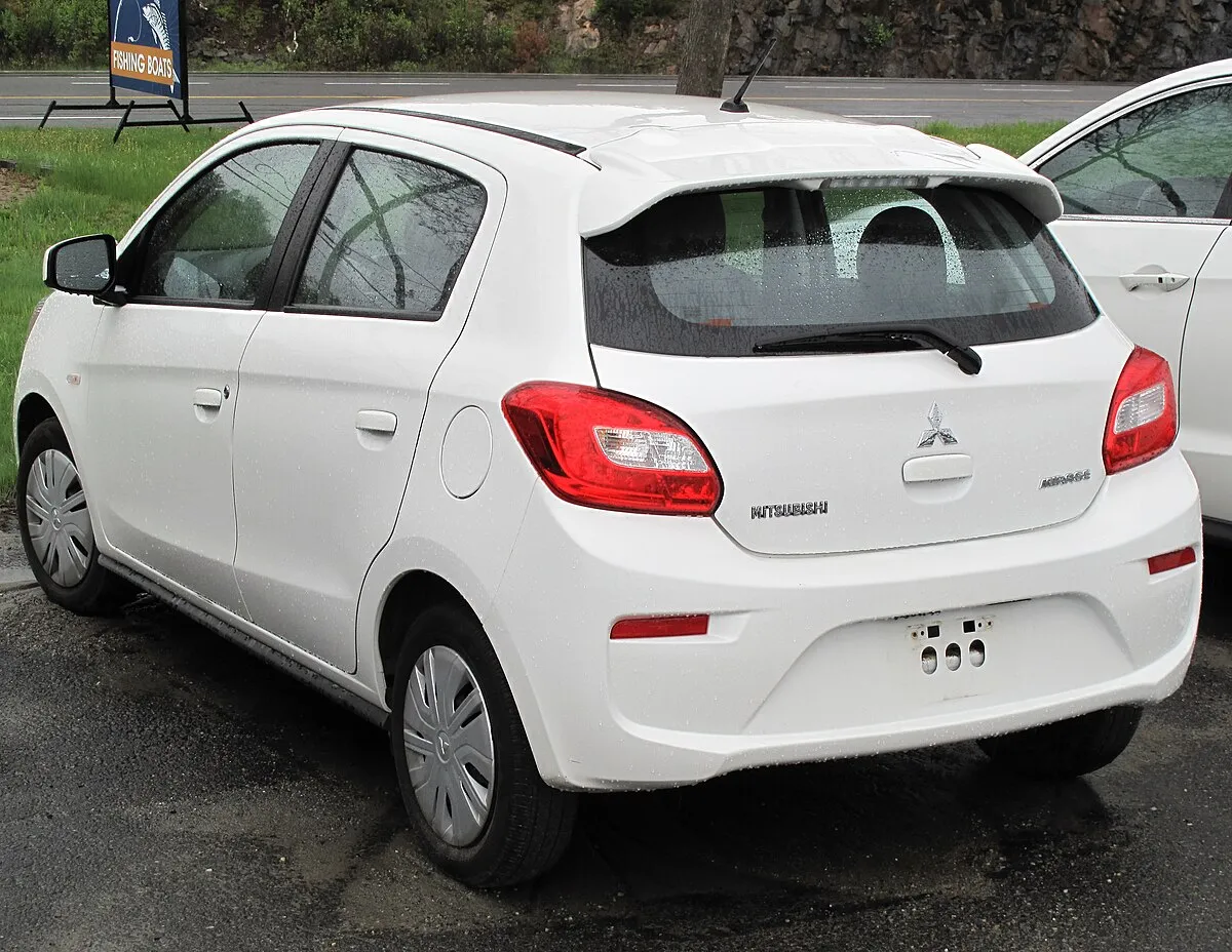 Mitsubishi Mirage ES 2025 - Image 7