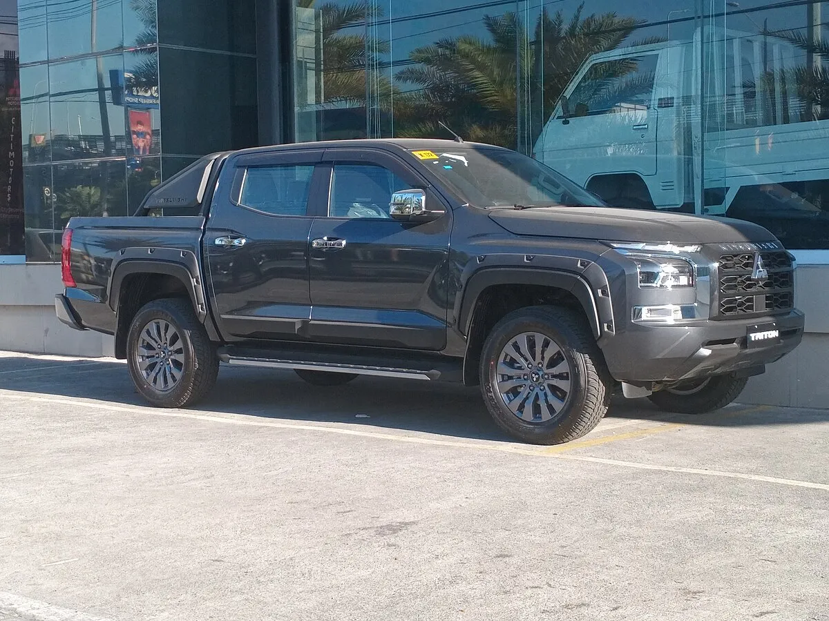 Mitsubishi Mitsubishi Triton 2024 Mitsubishi Triton 2.4 Athlete 4x4 AT - Image 6