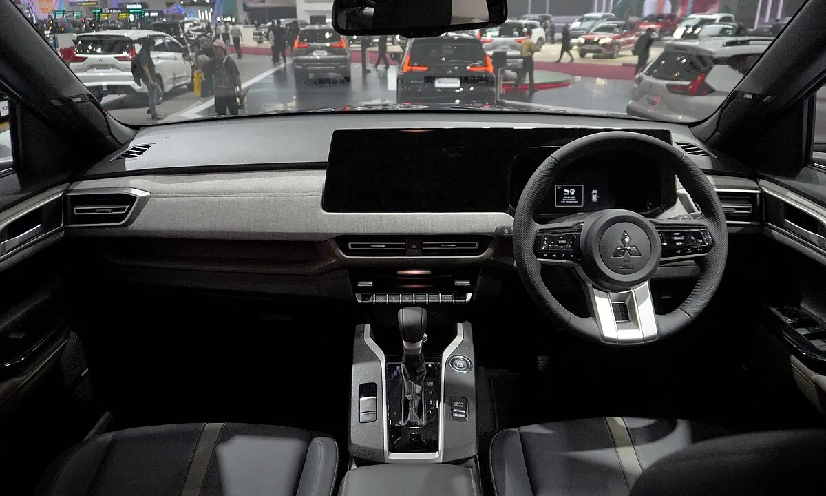 Mitsubishi Mitsubishi XForce 2025 Mitsubishi XForce GLS 1.5G 2WD AT - Image 2