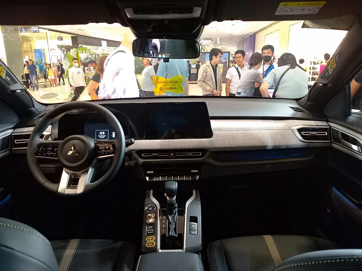 Mitsubishi Mitsubishi XForce 2025 Mitsubishi XForce GLS 1.5G 2WD AT - Image 3