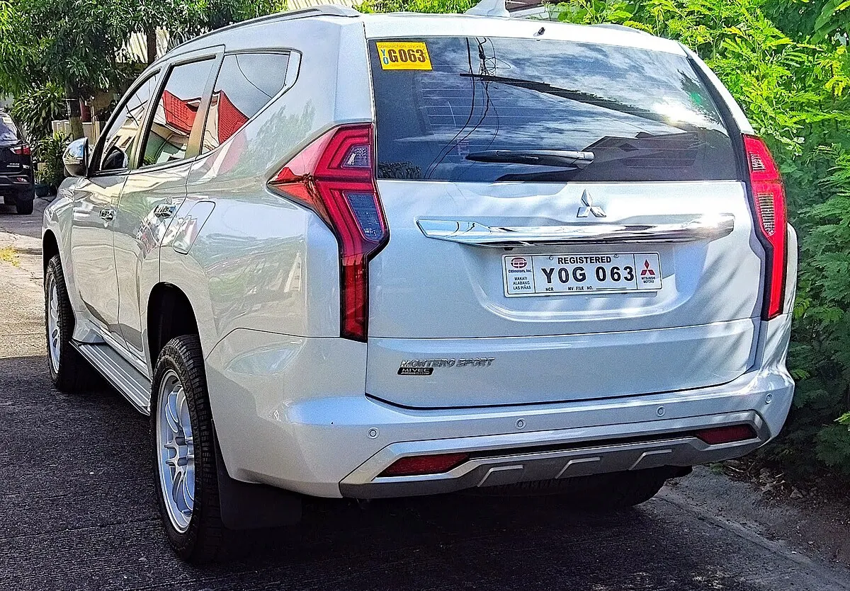 Mitsubishi Montero Sport 2025 - Image 2