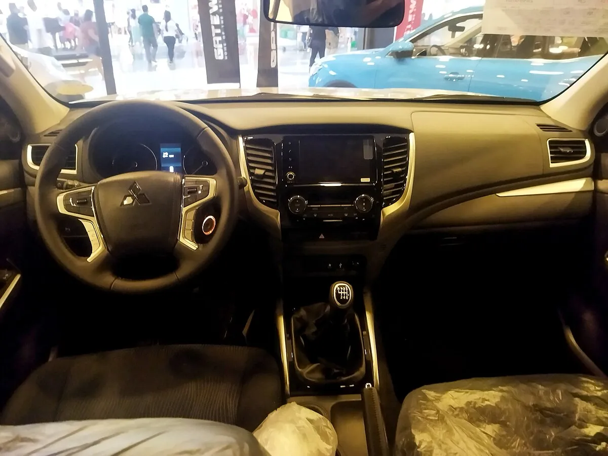 Mitsubishi Montero Sport 2025 - Image 5