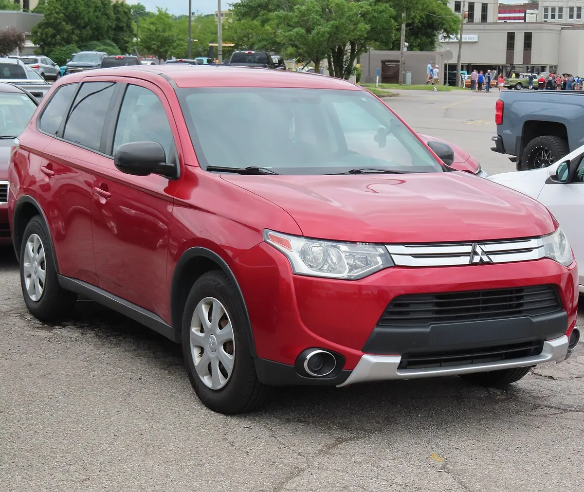 Mitsubishi Outlander ES 2025 - Image 3