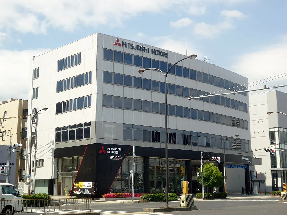 Mitsubishi Outlander LE 2025 - Image 10