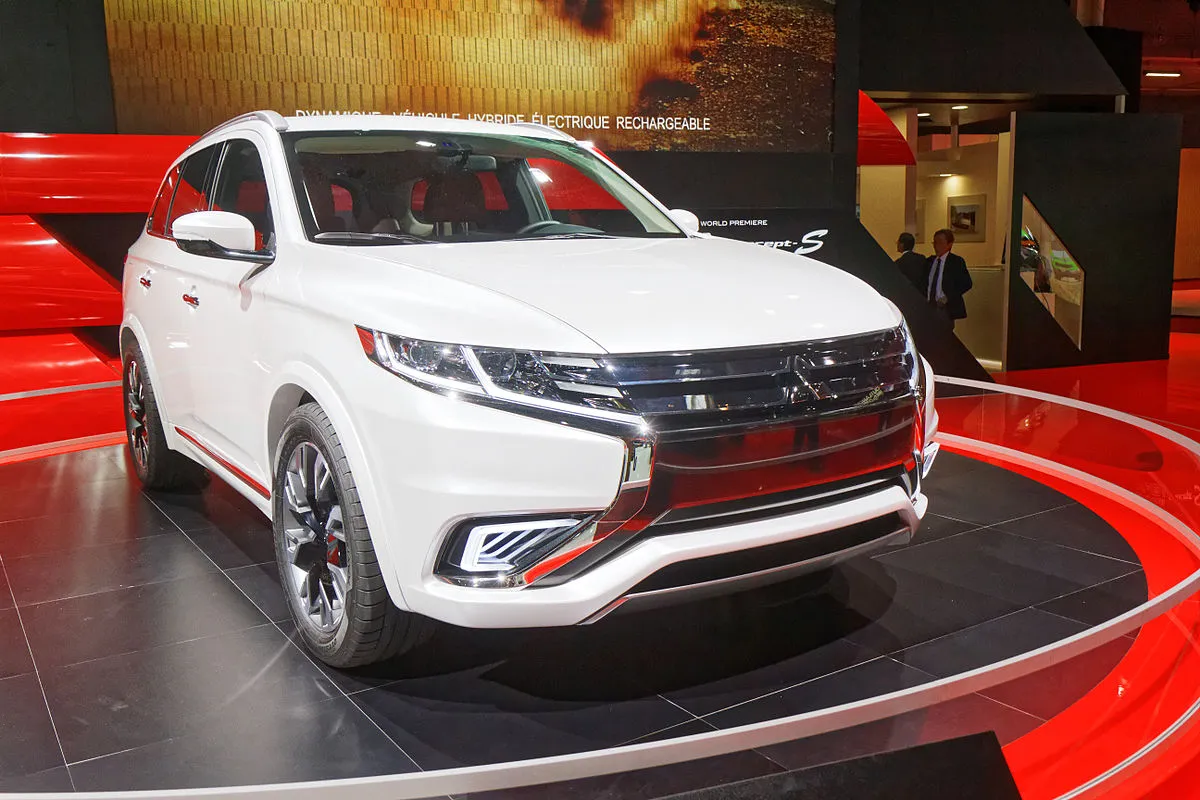 Mitsubishi Outlander PHEV 2025 - Image 7