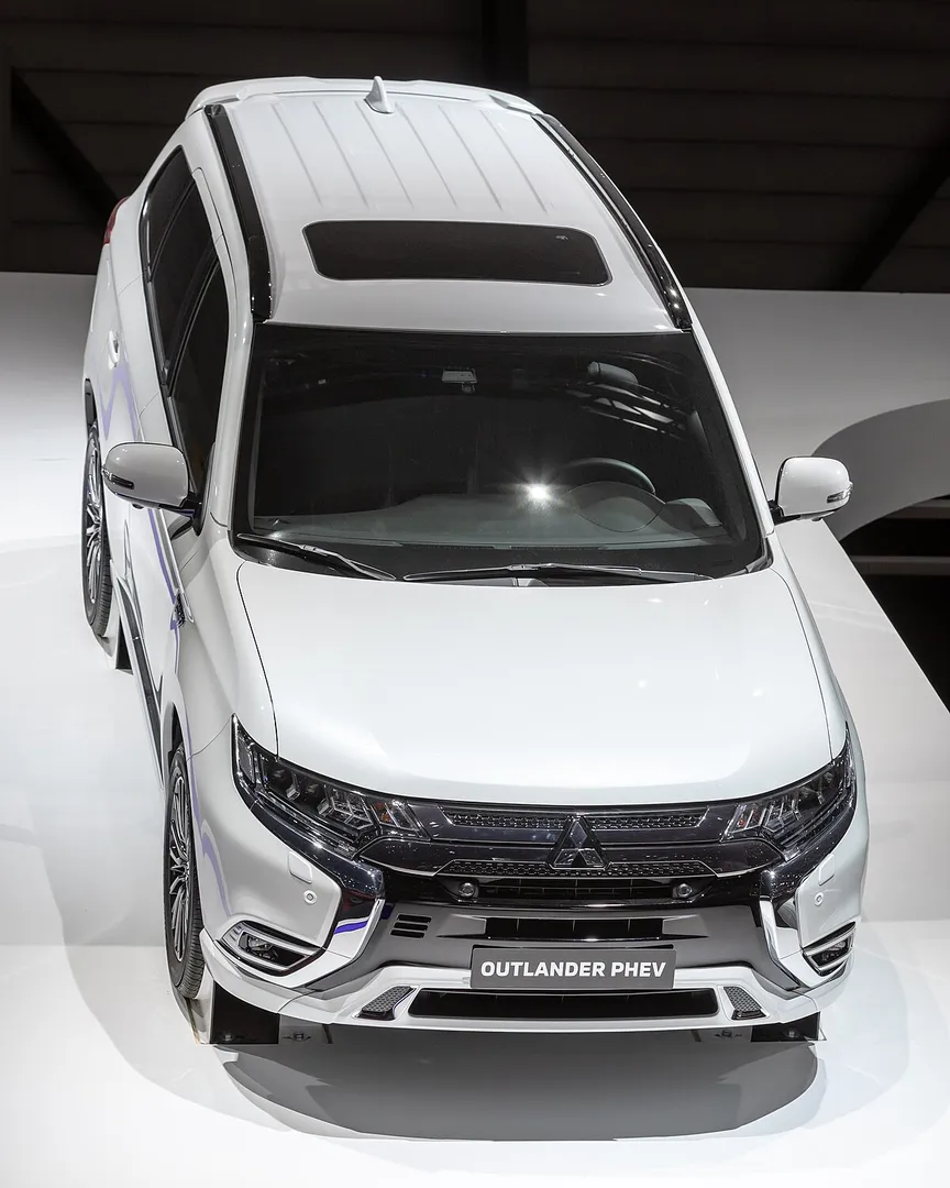 Mitsubishi Outlander PHEV 2025 - Image 10
