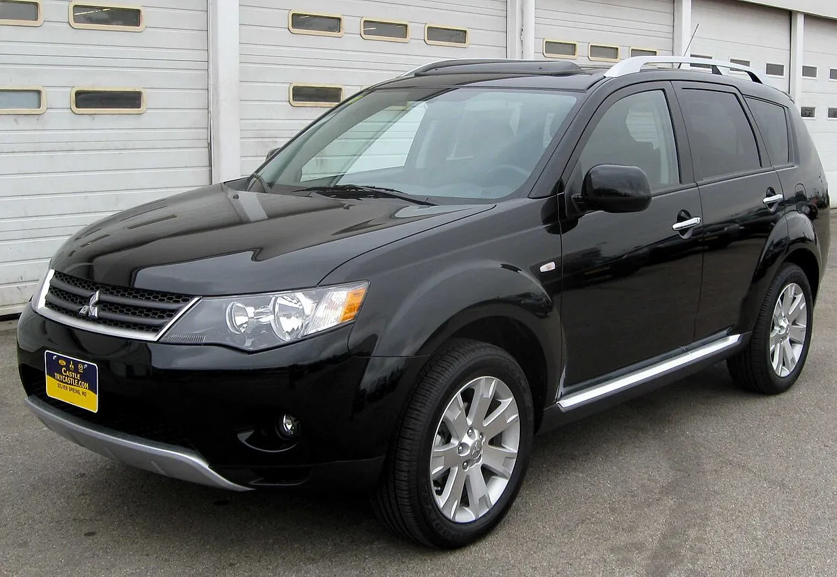 Mitsubishi Outlander SE 2025 - Image 1
