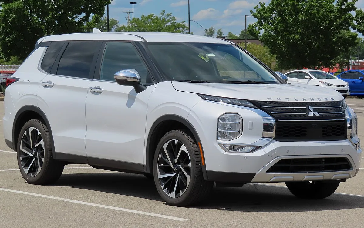 Mitsubishi Outlander SE 2025 - Image 9