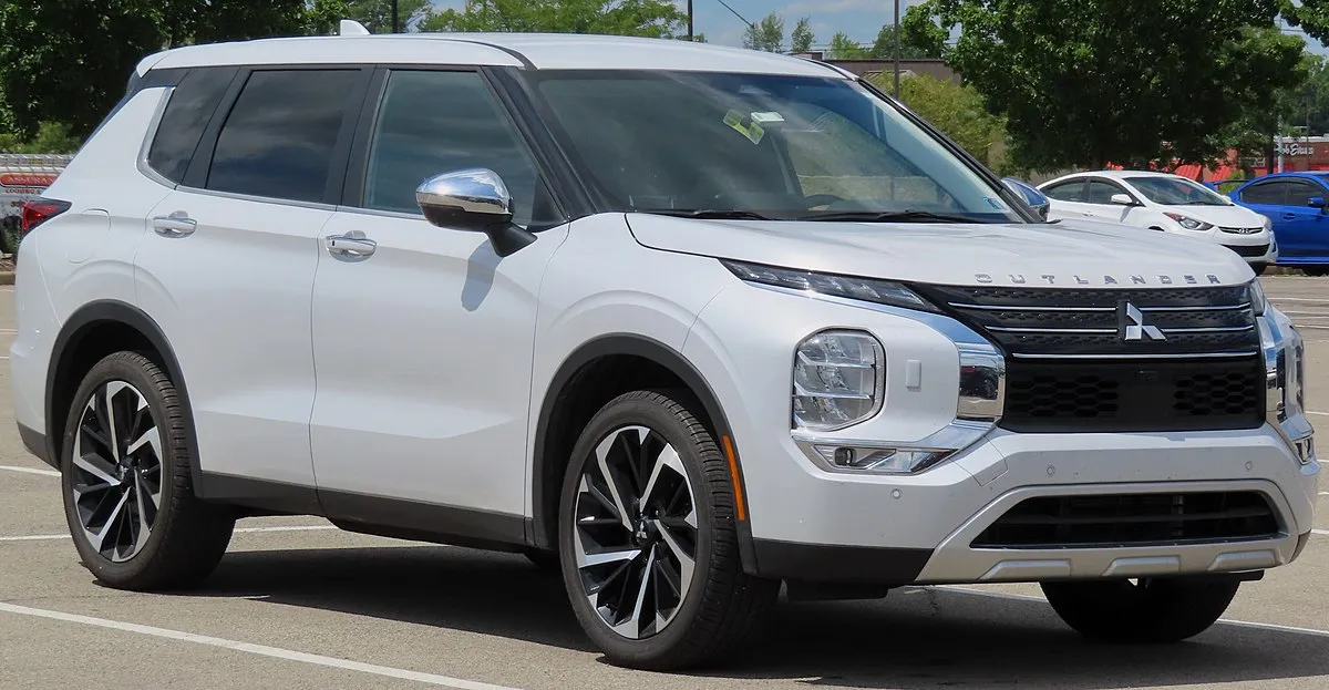 Mitsubishi Outlander SE 2025 - Image 10