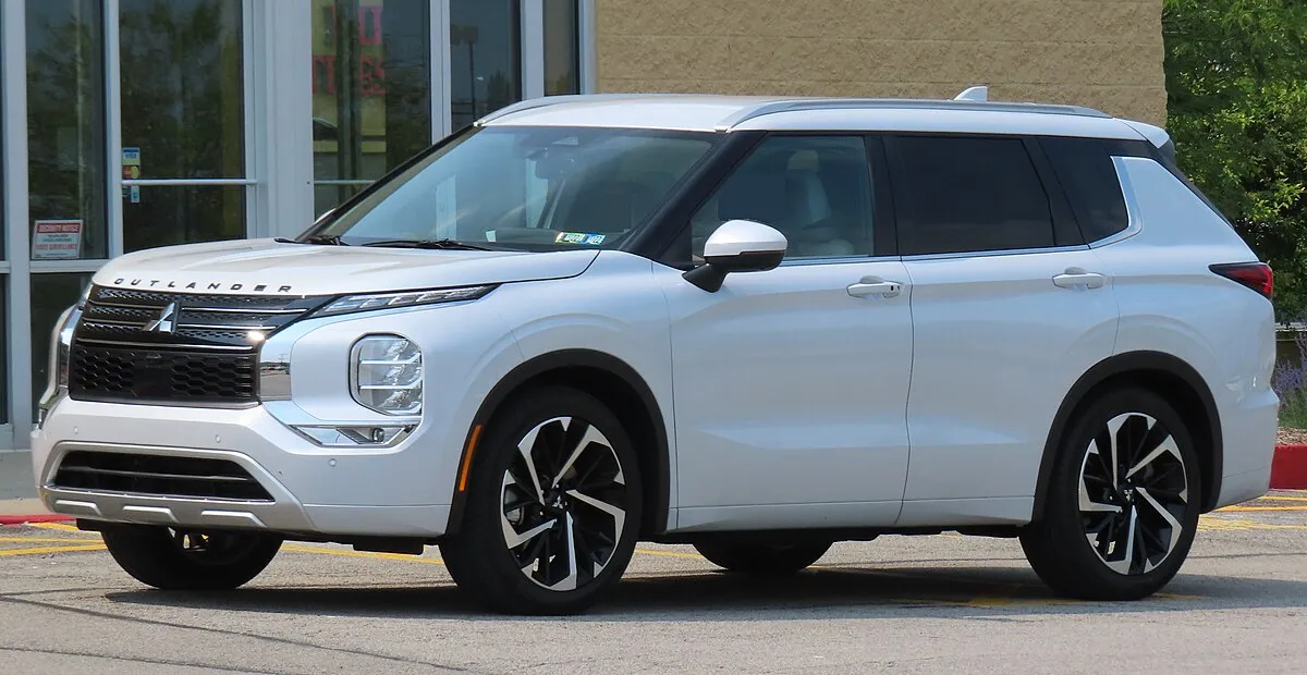 Mitsubishi Outlander SEL 2025 - Image 6