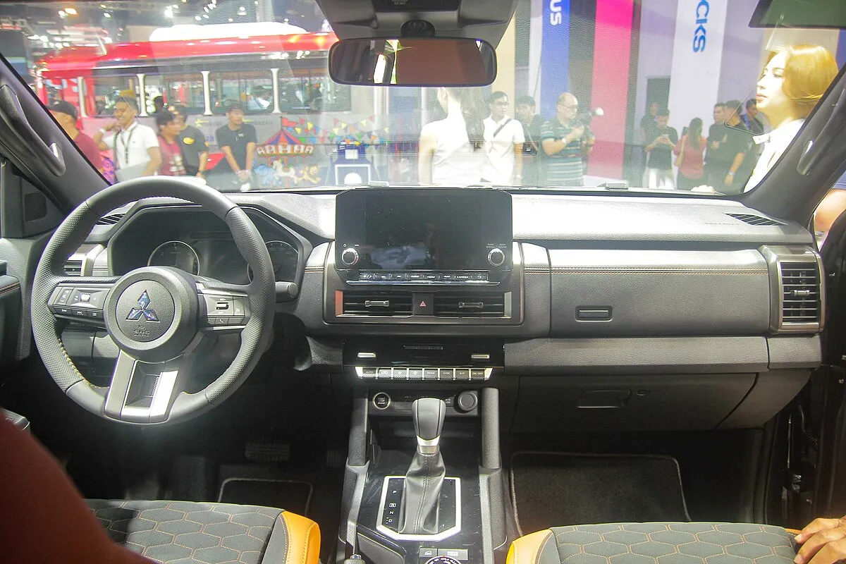 Mitsubishi Triton Athlete 2025 - Image 2