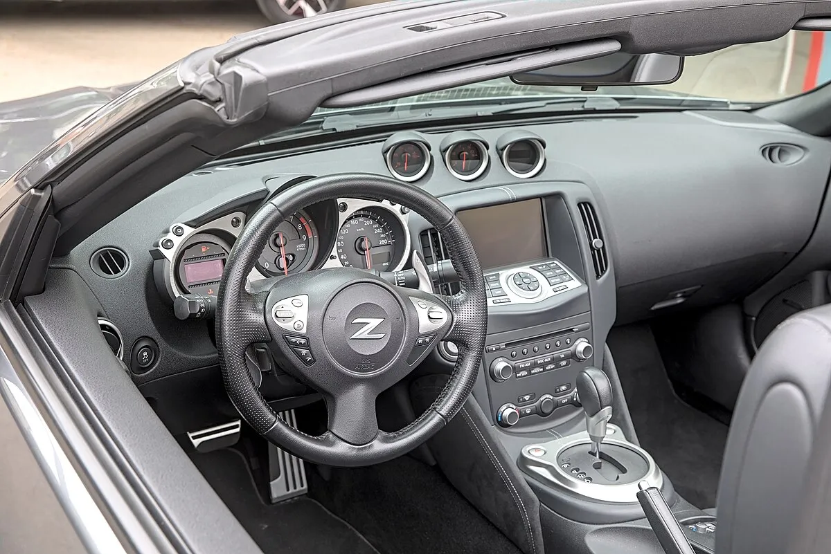 Nissan 370Z 2009 3.7 AT Cabriolet - Image 7