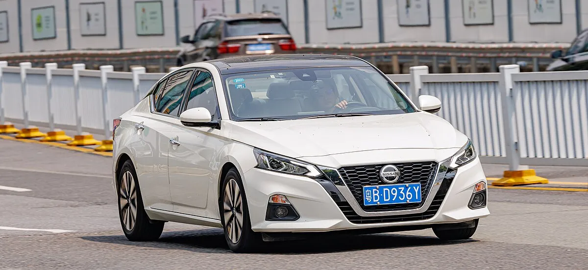 Nissan Altima 2009 2.5 CVT Coupe - Image 3