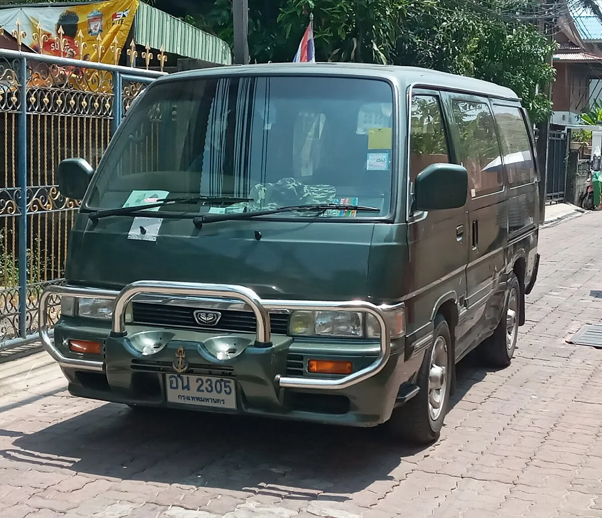 Nissan Caravan Coach 2025 - Image 9