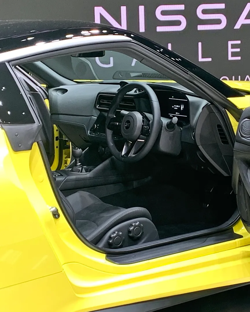 Nissan Fairlady Z 2009 3.7 AT Cabriolet - Image 4