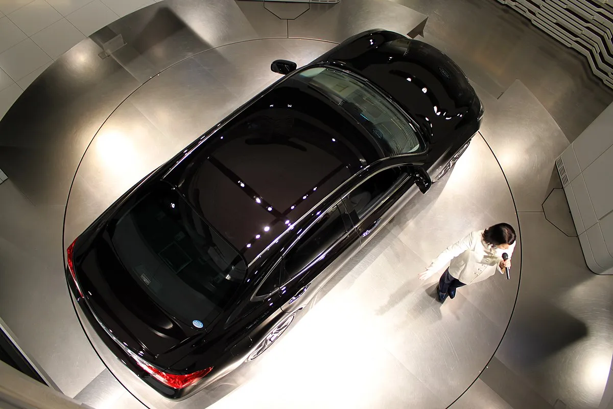 Nissan Fuga 2009 2.5 AT Sedan - Image 9