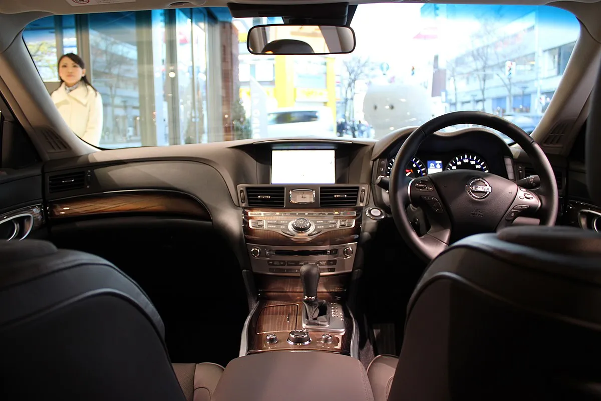 Nissan Fuga 2009 2.5 AT Sedan - Image 10