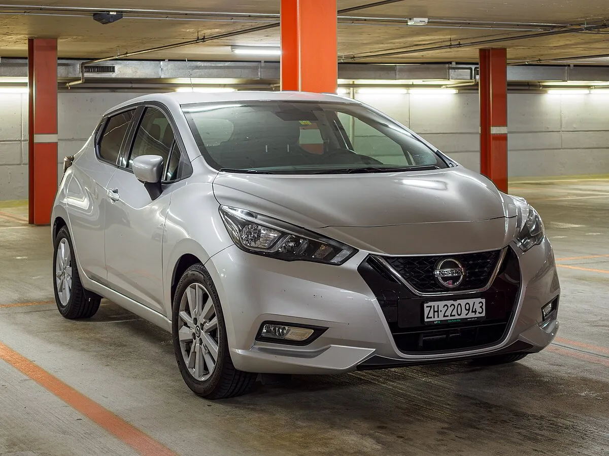 Nissan Micra 2017 0.9 MT Hatchback - Image 4