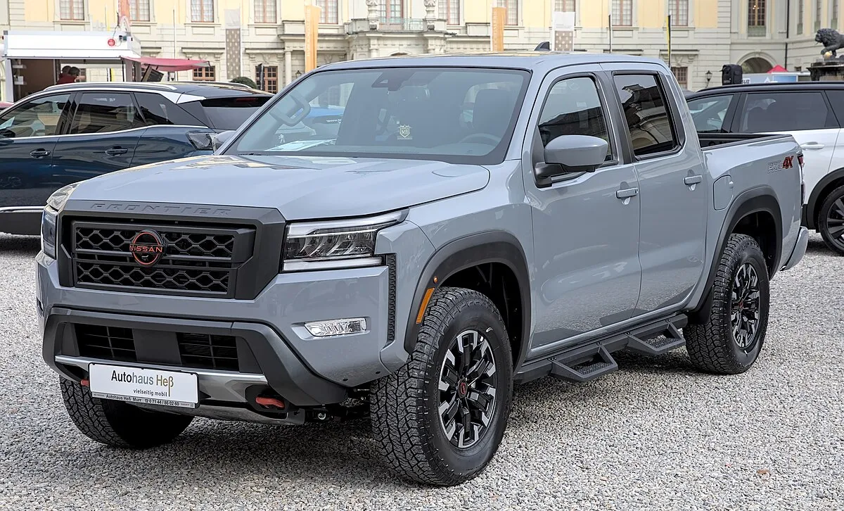 Nissan Navara 2021 Nissan Navara 2.5 EL MT 4x2 - Image 6