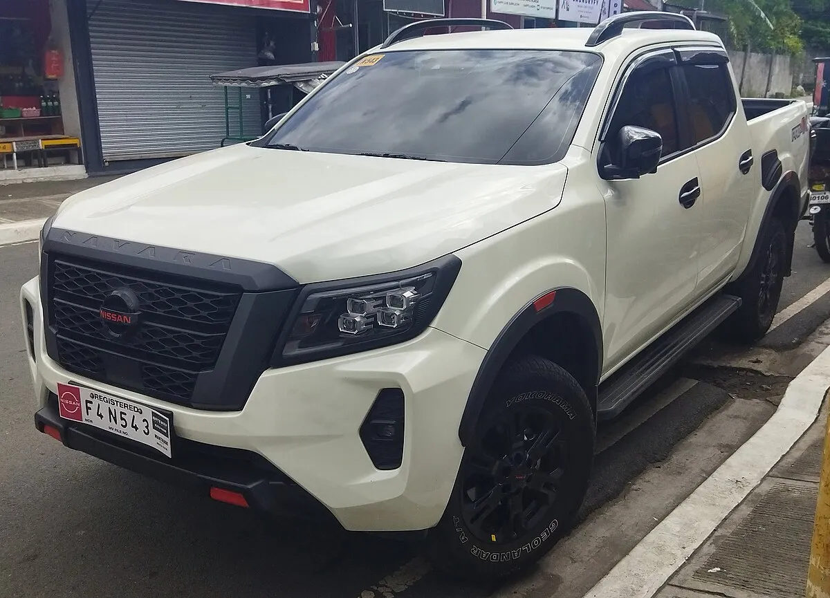 Nissan Navara 2021 Nissan Navara 2.5 EL MT 4x2 - Image 9