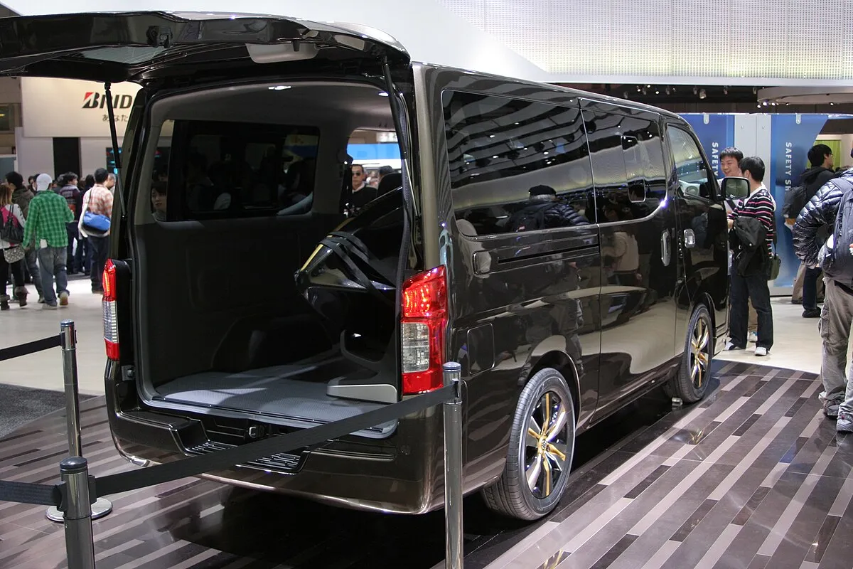 Nissan NV350 Caravan 2025 - Image 2