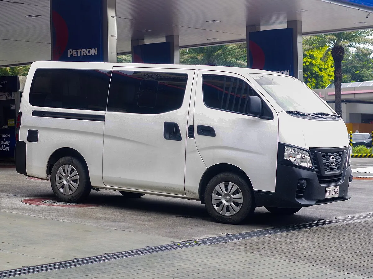 Nissan NV350 Urvan 2018 Nissan NV350 Urvan 2.5 GX Van AT - Image 7