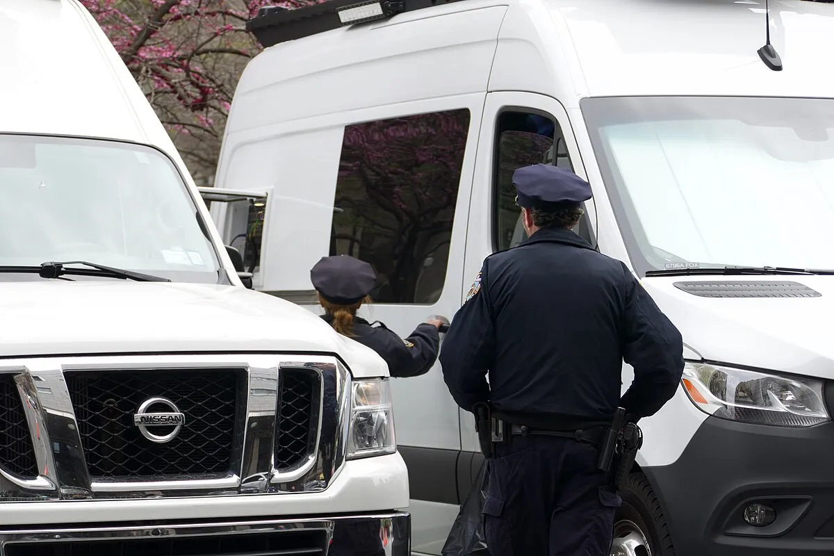 Nissan NV3500 2025 - Image 10