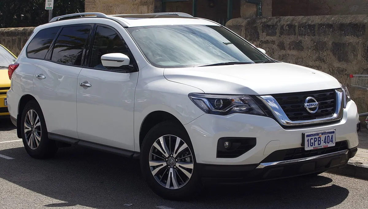 Nissan Pathfinder 2013 2.5 HEV Xtronic AWD SUV - Image 1