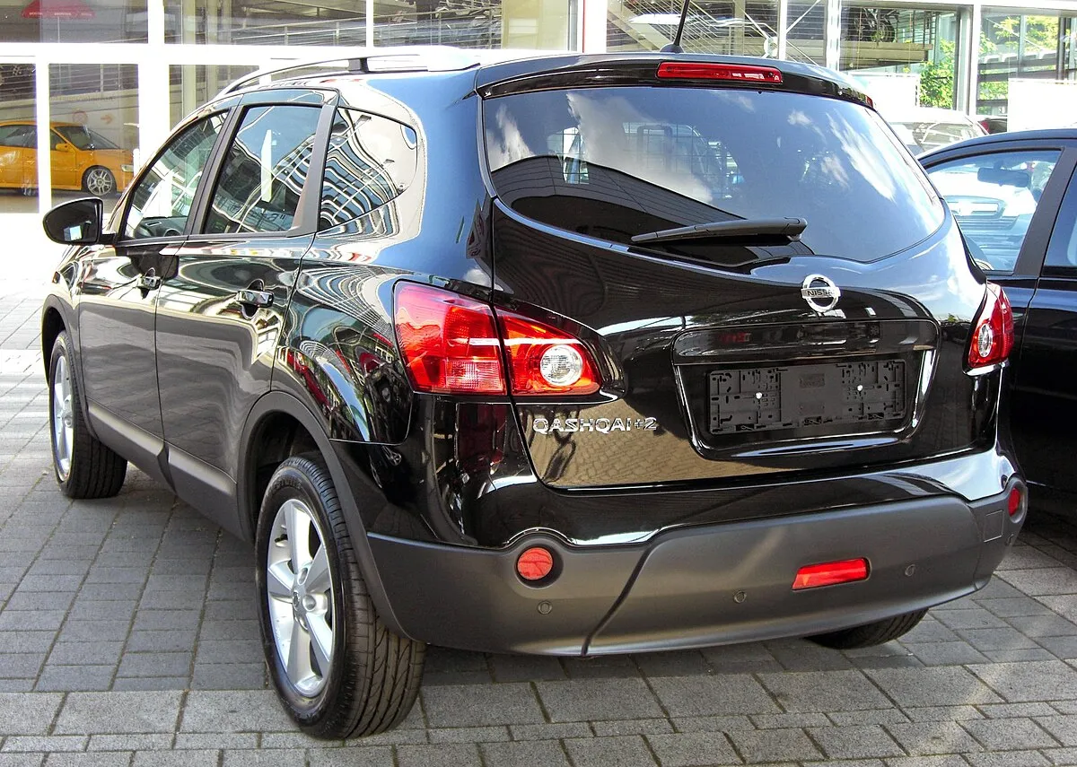 Nissan Qashqai+2 2010 1.5 MT SUV 5 doors - Image 2