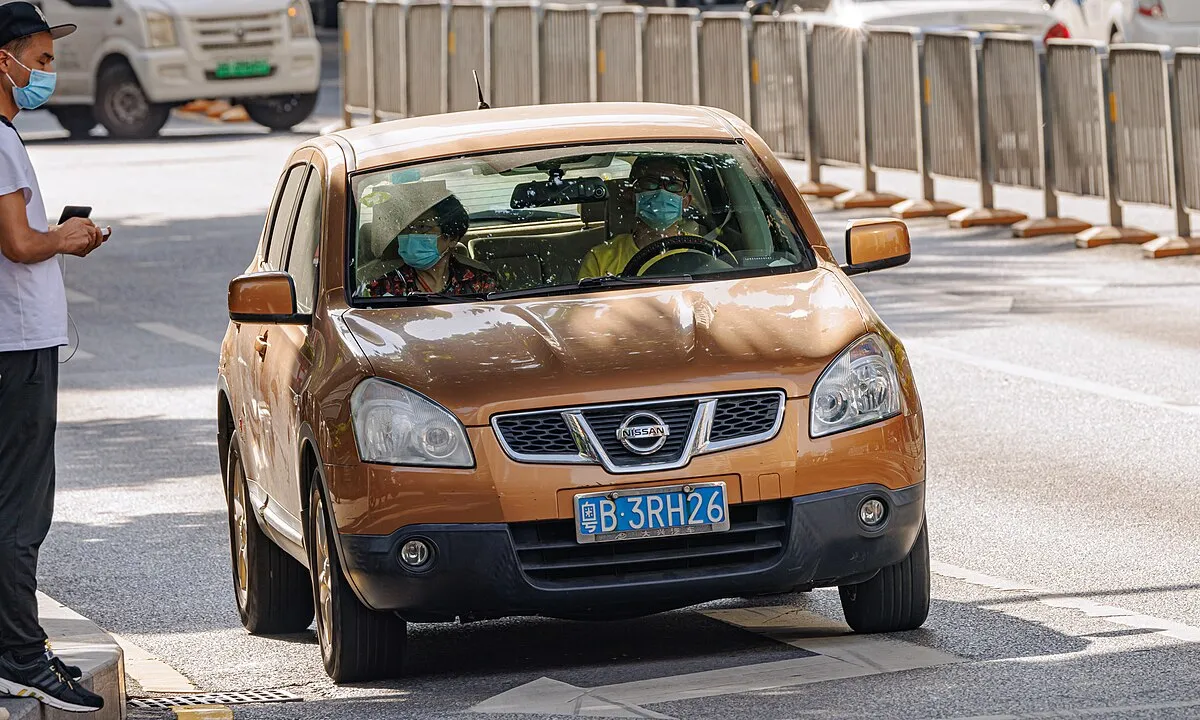 Nissan Qashqai+2 2010 1.5 MT SUV 5 doors - Image 10
