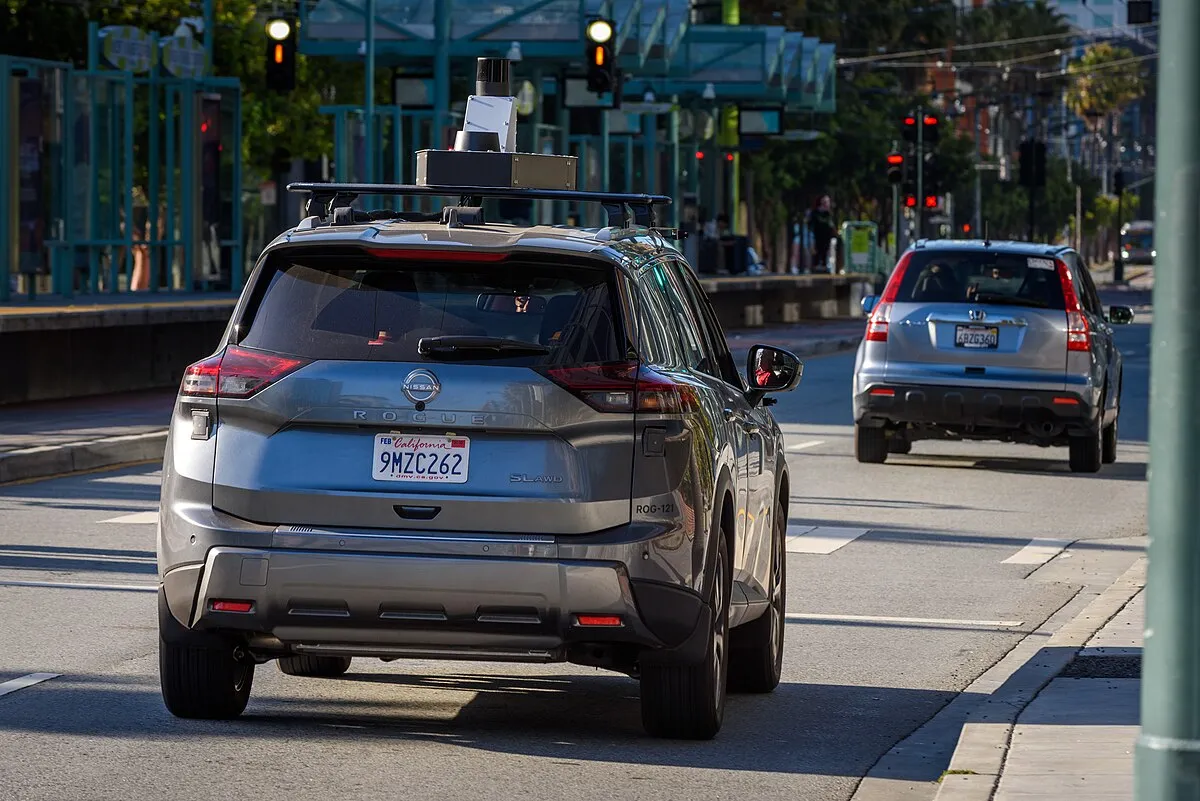 Nissan Rogue 2025 - Image 2