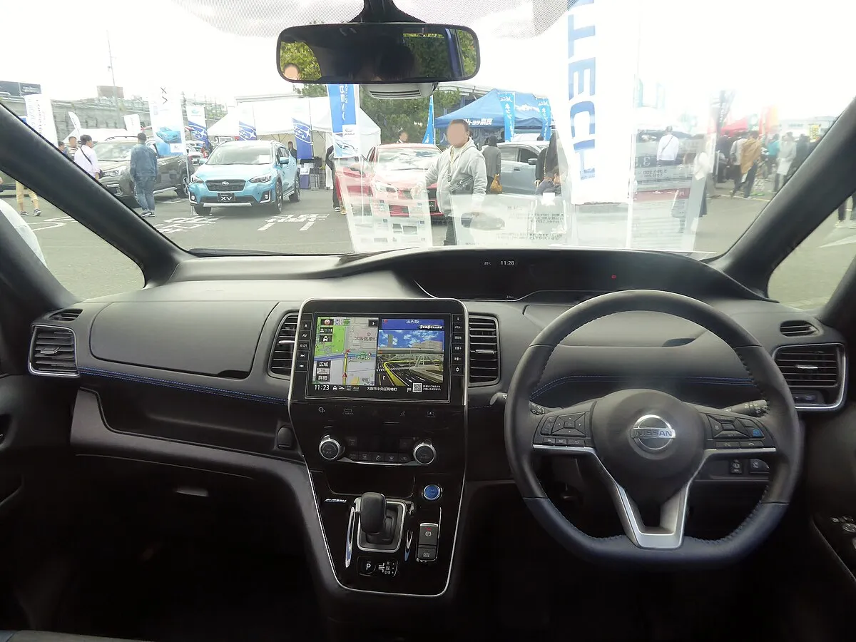 Nissan Serena e-Power 2025 - Image 3