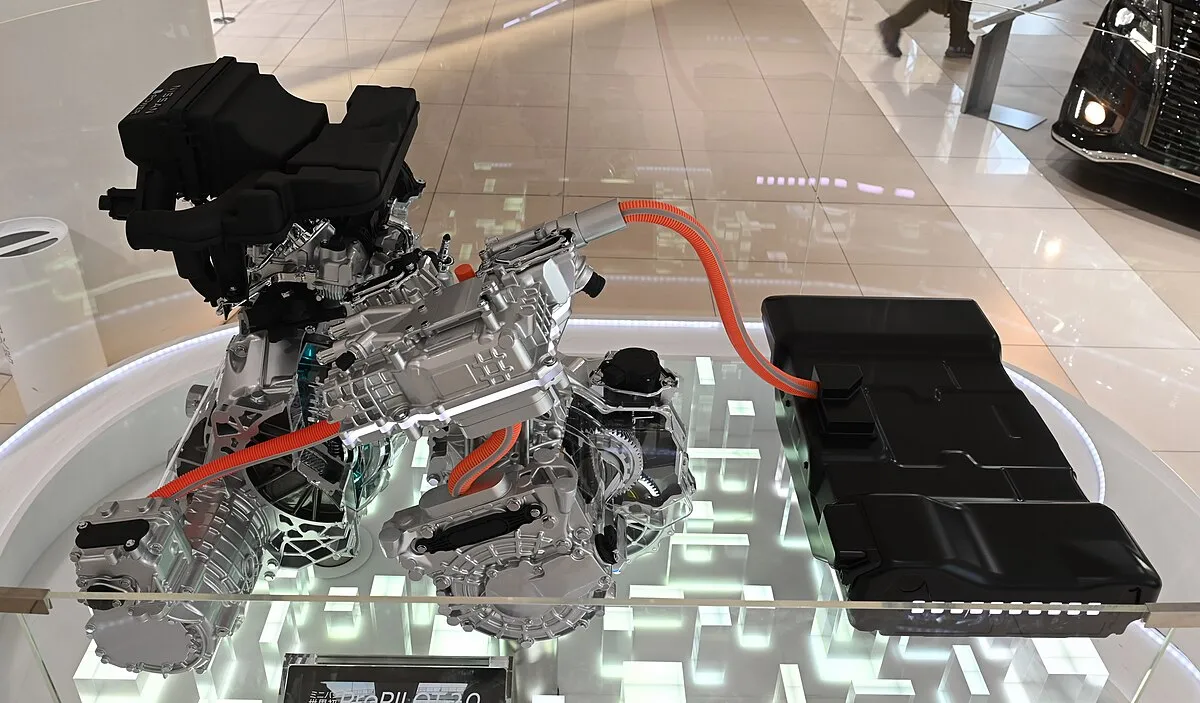 Nissan Serena e-Power 2025 - Image 9